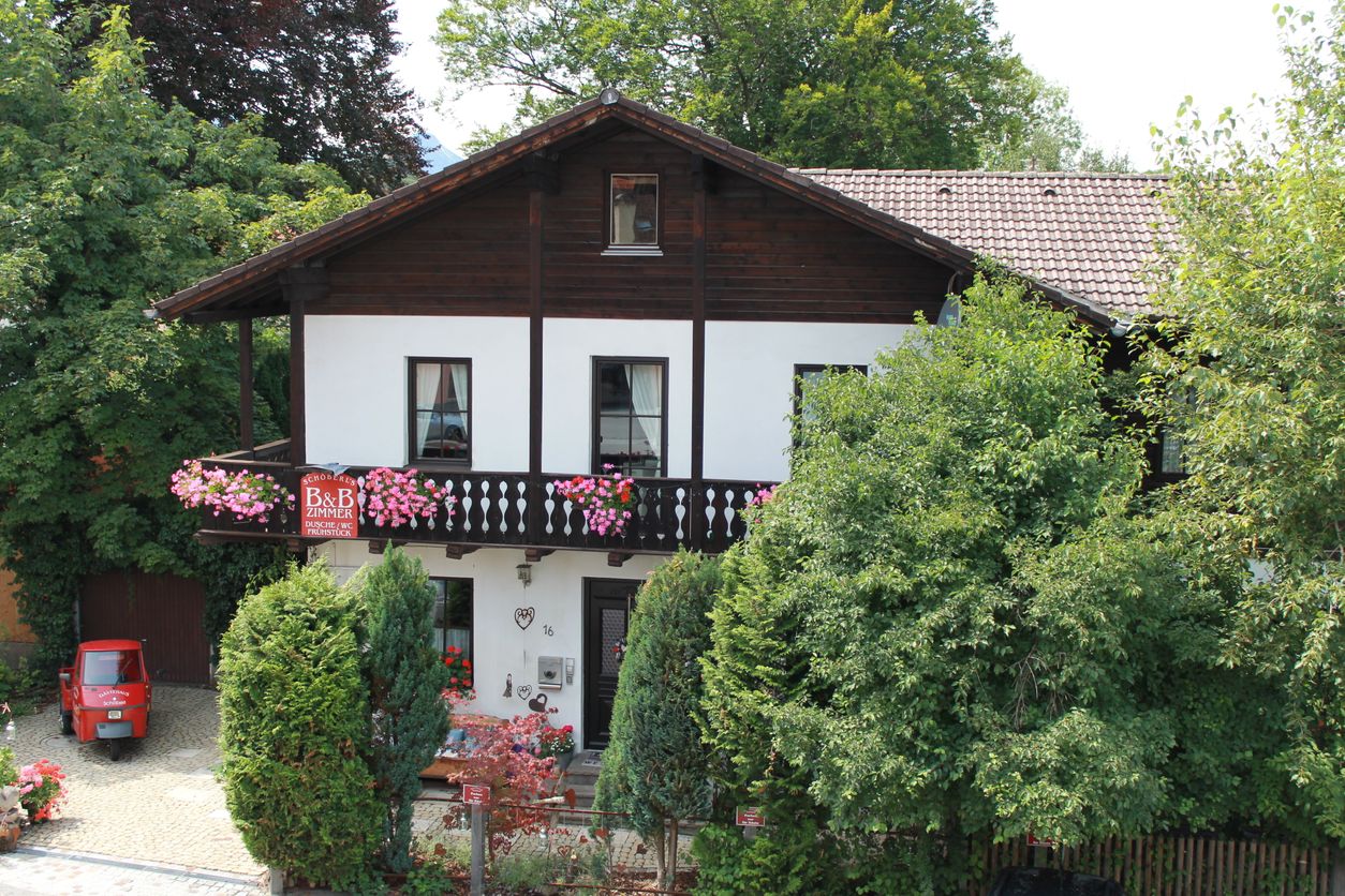 Gästehaus Schöberl: Ferienwohnungen Apartments Fuessen - english version